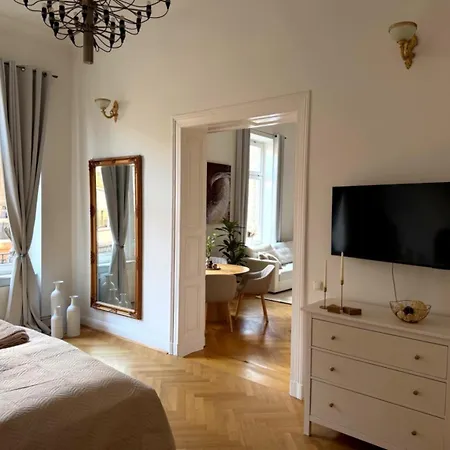 Stella Apartment